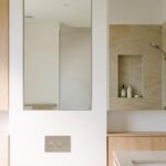 Rangement invisible pour petite salle de bain