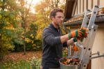 Nettoyer ses gouttières en toute sécurité avec l'équipement adapté avant les fortes pluies d'automne