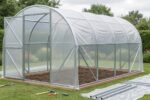serre de jardin tunnel en cours d'installation