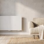 Radiateur à inertie fluide ou sèche moderne dans un salon contemporain